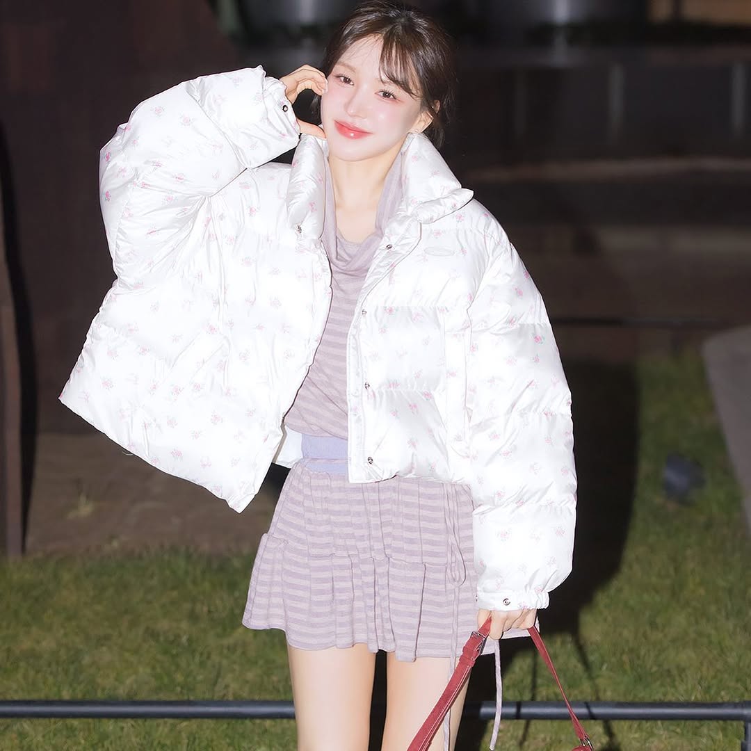 [miyeon/wendy同款🎀] nofficialnoffice WIDE TURTLENECK DRESS TOP PINK BEIGE