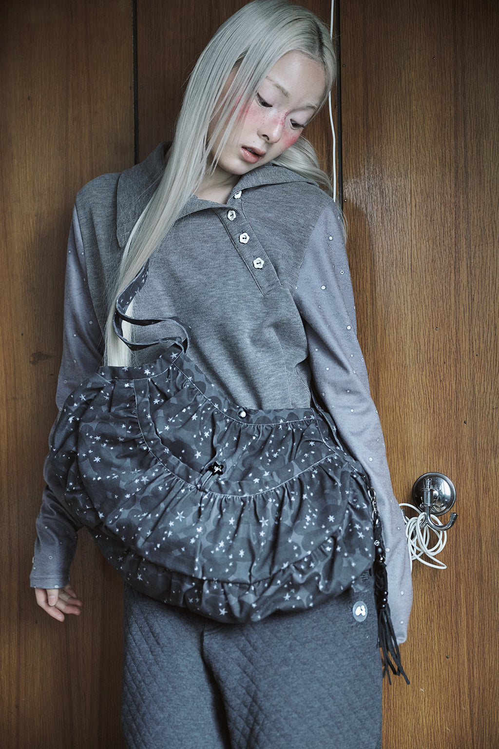 hugyourskin Flower button pola top (Brown)