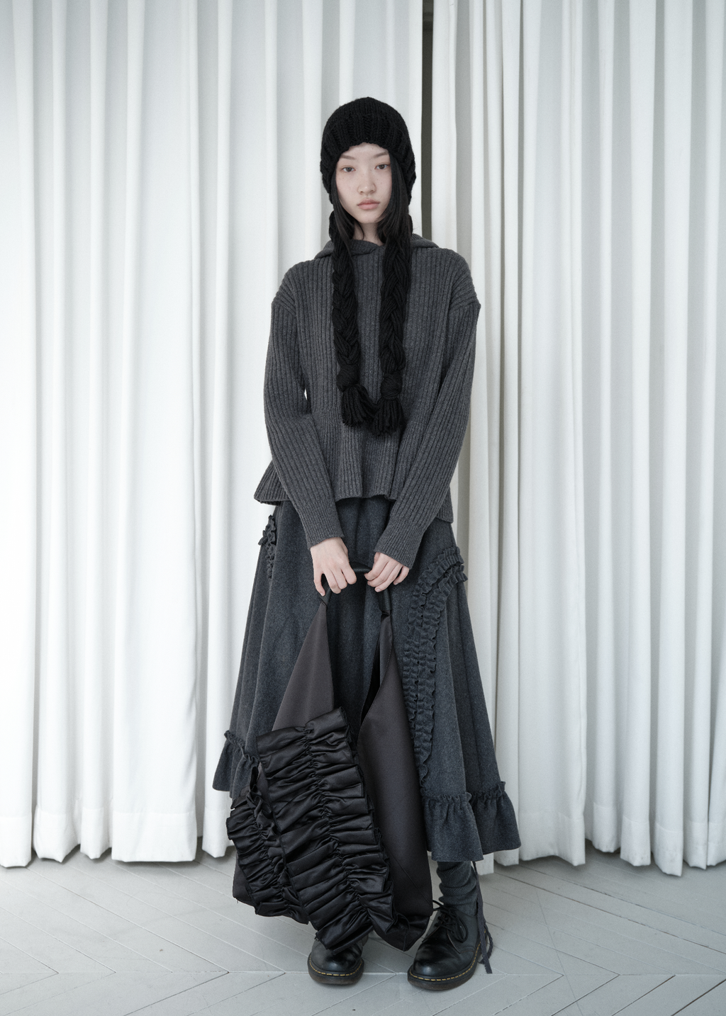 SAENGIN ORIGAMI RUFFLE BAG - BLACK