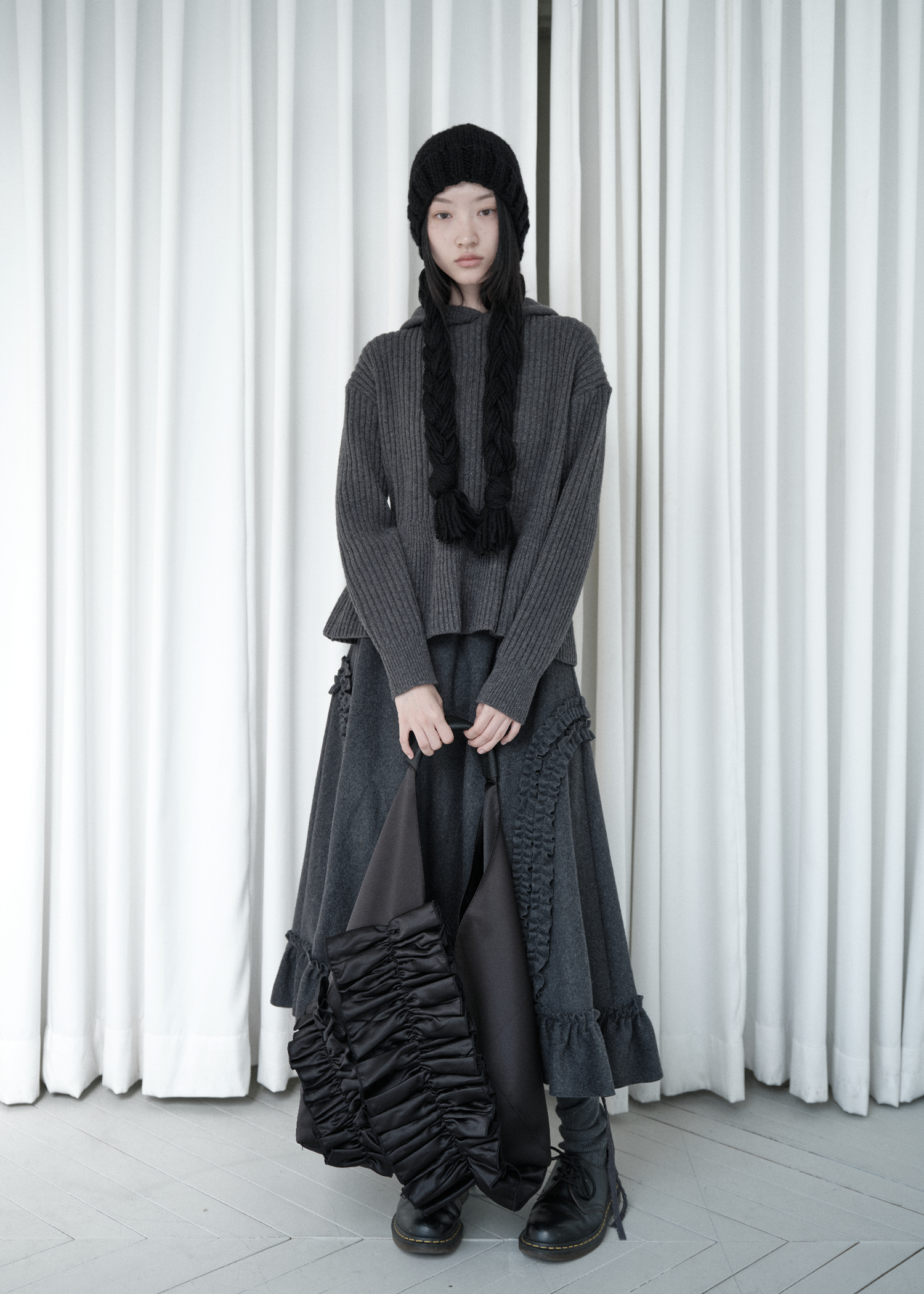 SAENGIN ORIGAMI RUFFLE BAG - BLACK