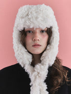 POESIEDAME KNOT EARFLAP HAT IN FURRY CREAM