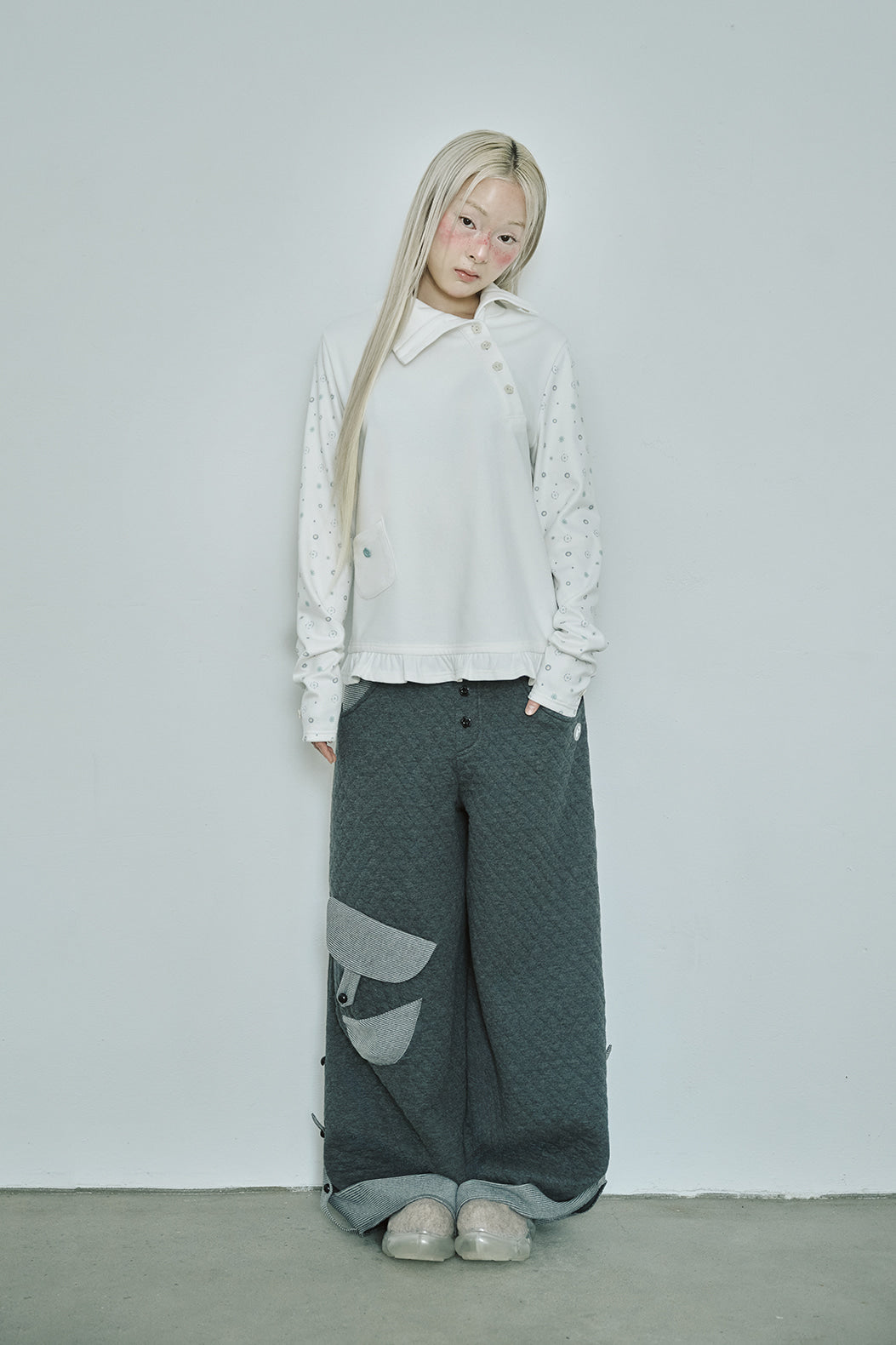 hugyourskin Flower button pola top (White)