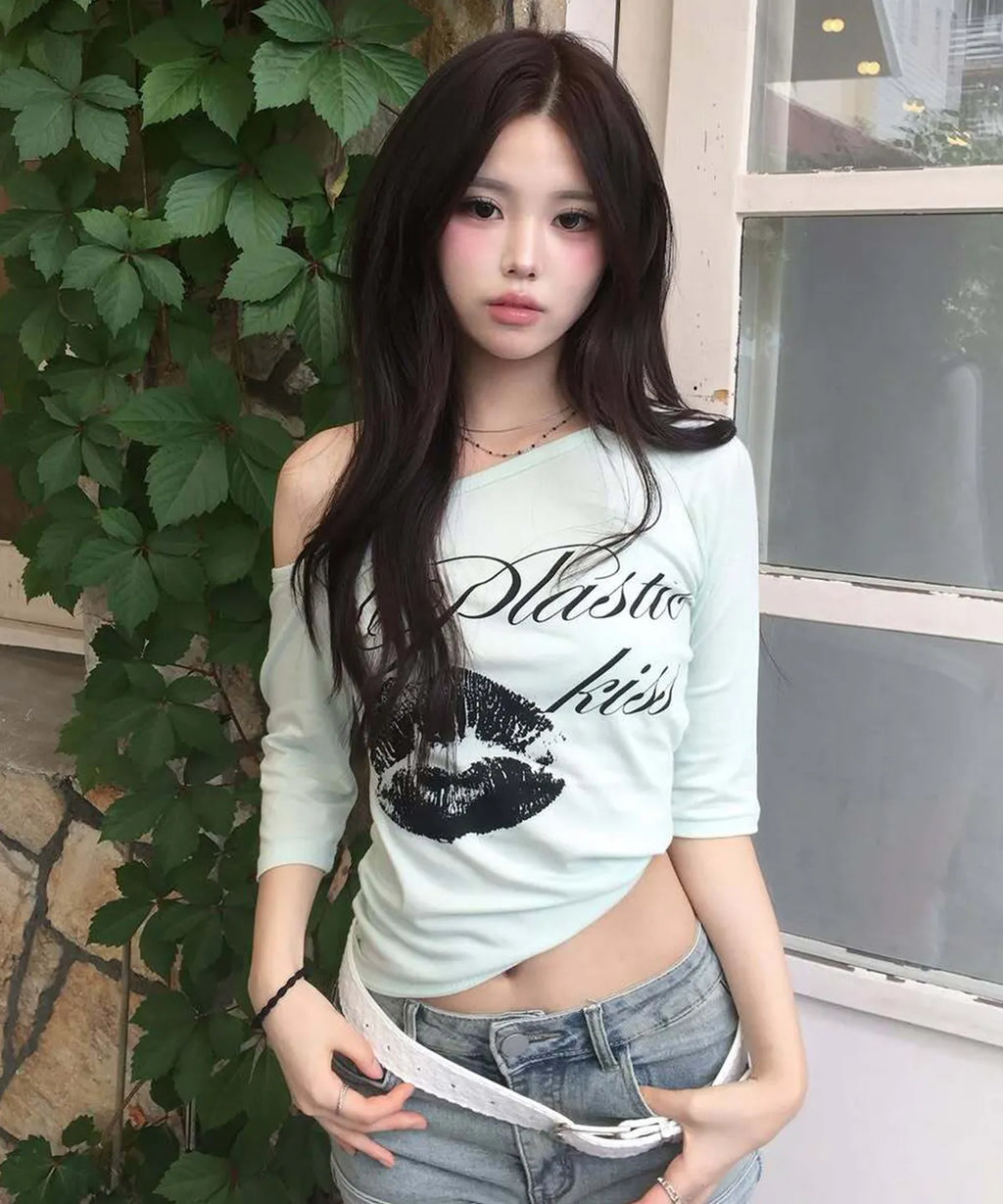 [FANCY CLUB] PLASTIC KISS ONE-SHOULDER TOP_5 COLORS