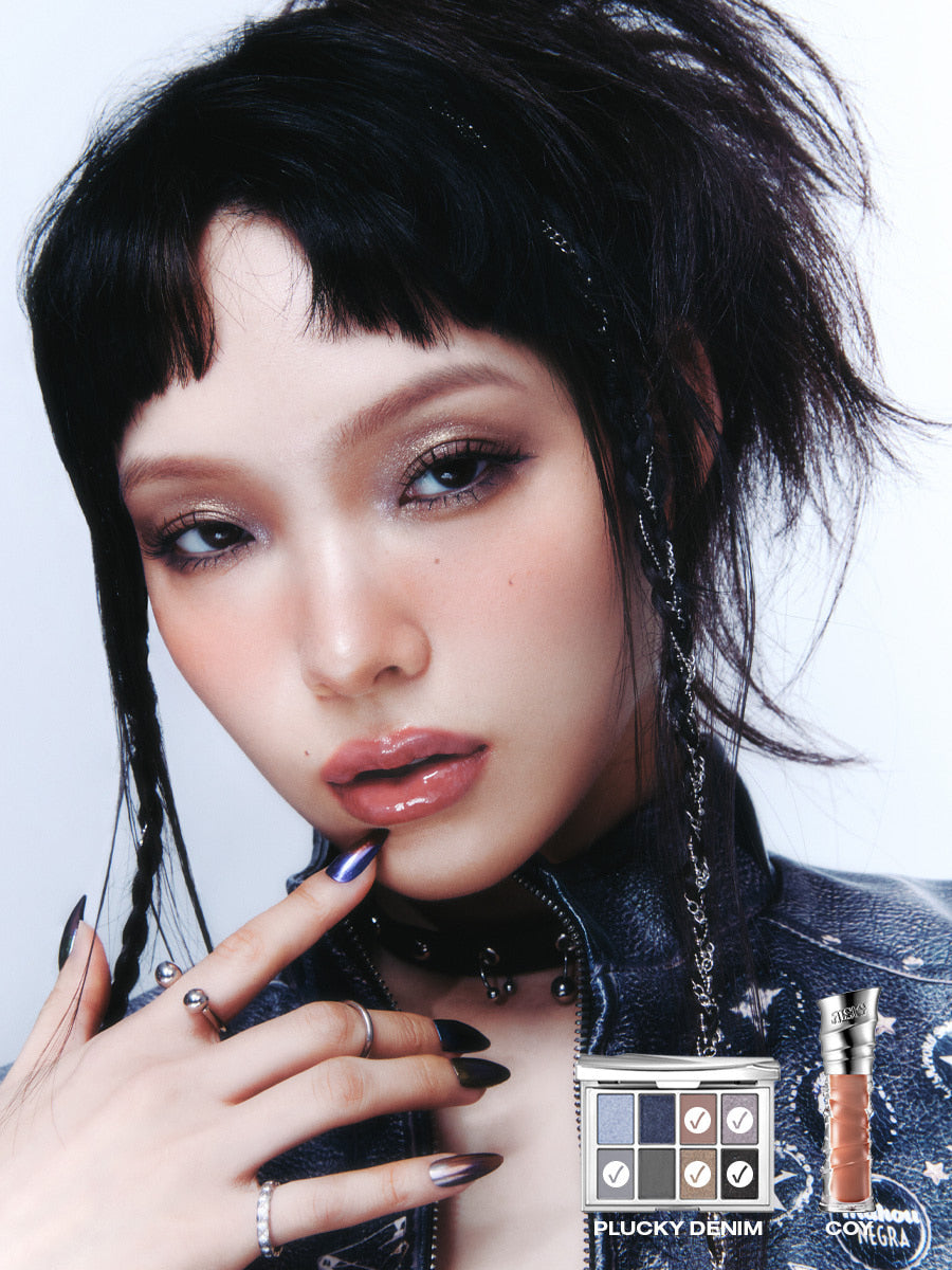 RISKY Pigment Eyeshadow Palette / PLUCKY DENIM