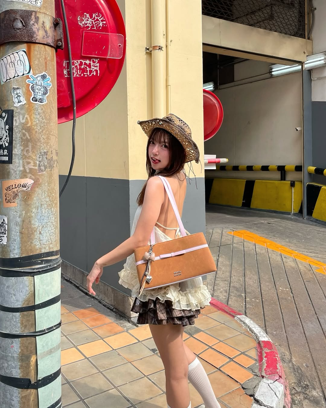 [香港現貨✨] [獨家代理🎀] Daisy Muse Ballerina Shoulder Bag - Pink Brownie