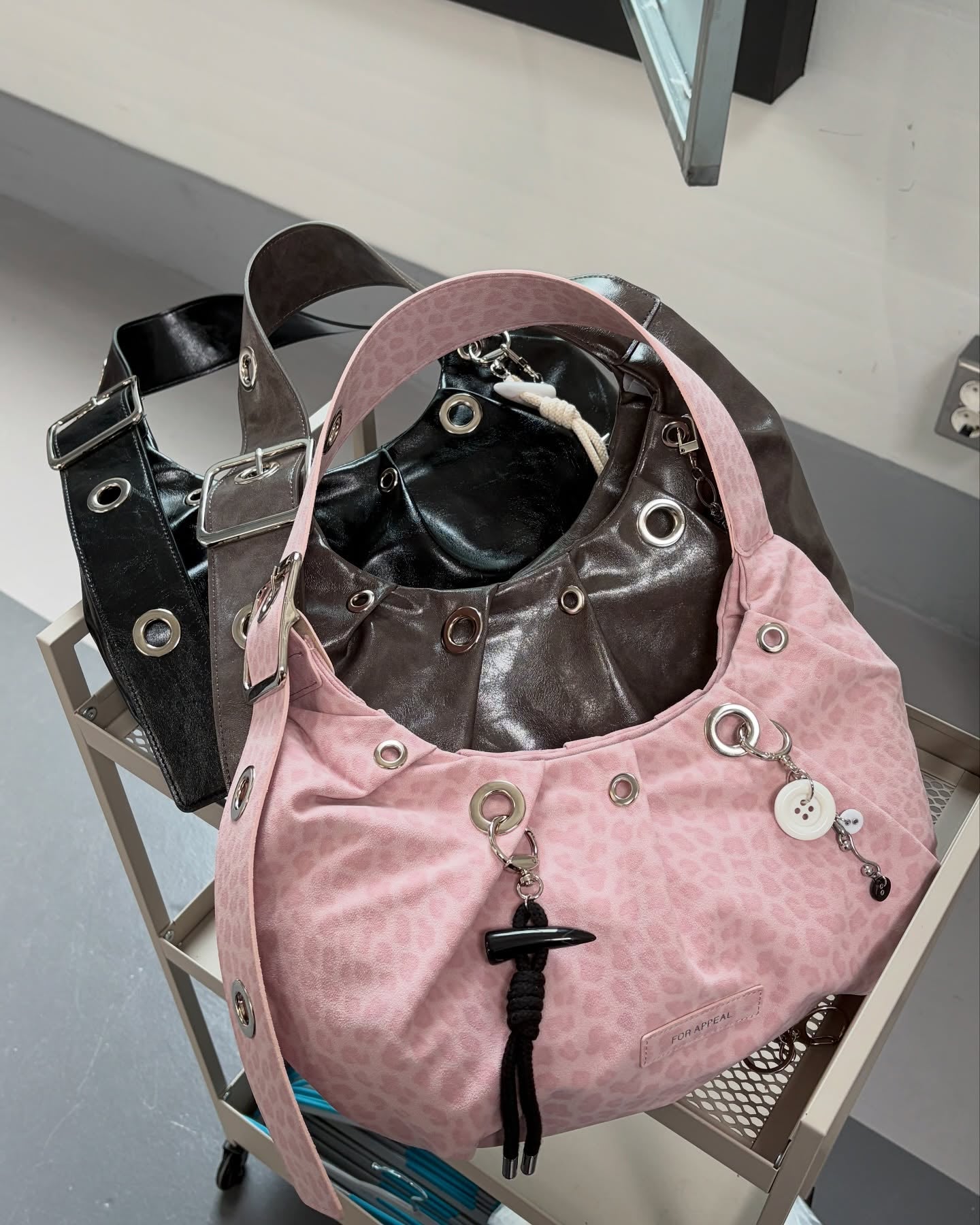 [FOR APPEAL] CARRY LIGHT HOBO BAG_LEOPARD PINK