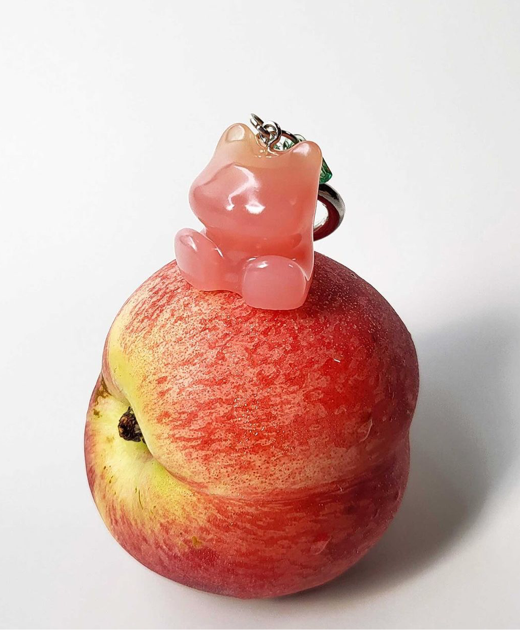 MELTING GLY PEACH BEAR Keychain🍑