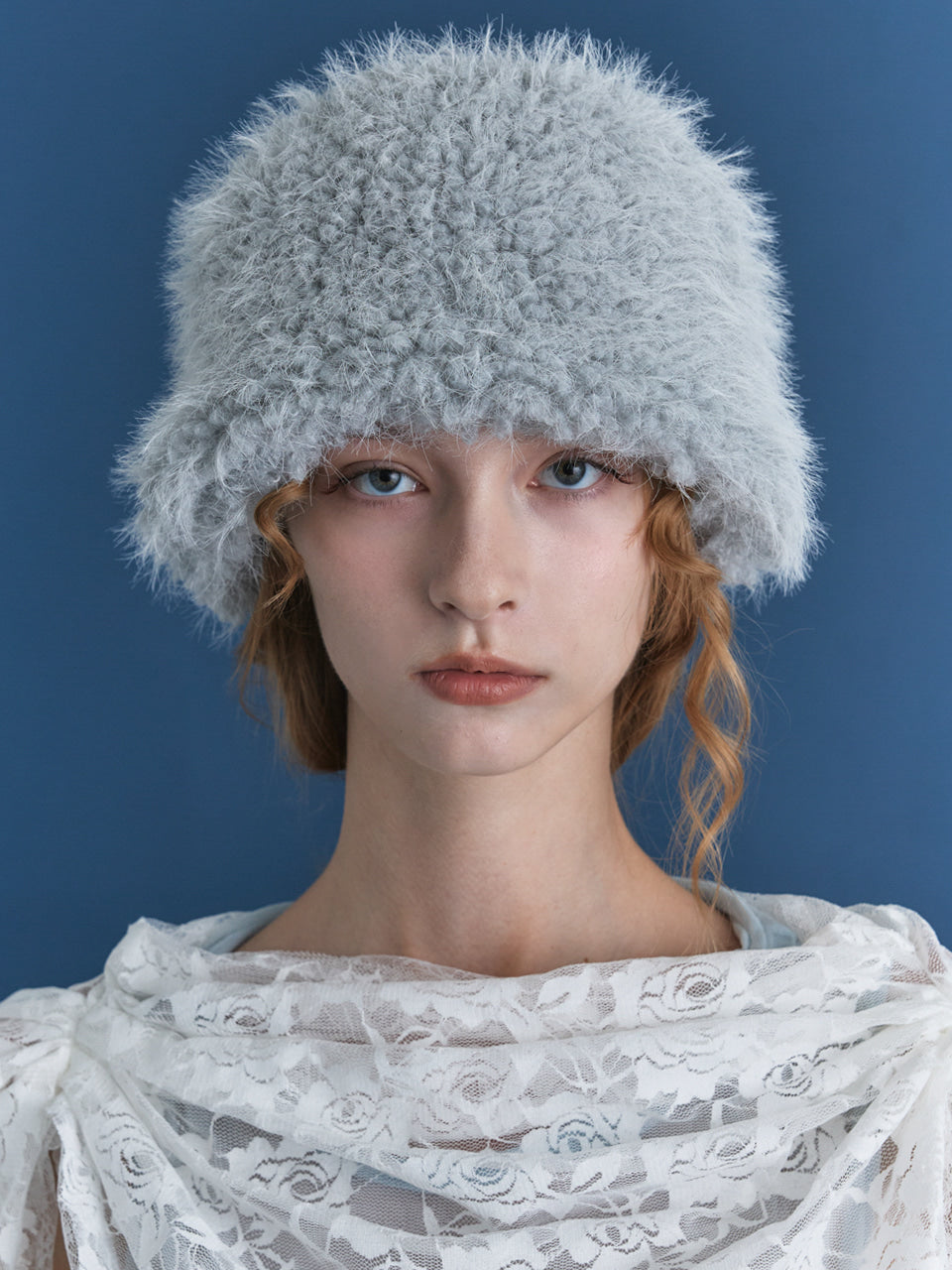POESIEDAME MEATEL HAT IN BLUE WING
