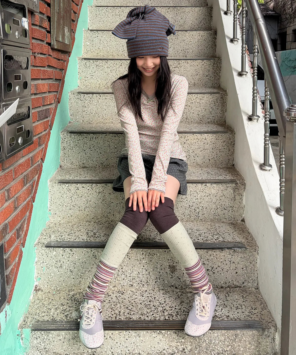 [aeae] AEAE FLOWER TRAINER_LIGHT GREY