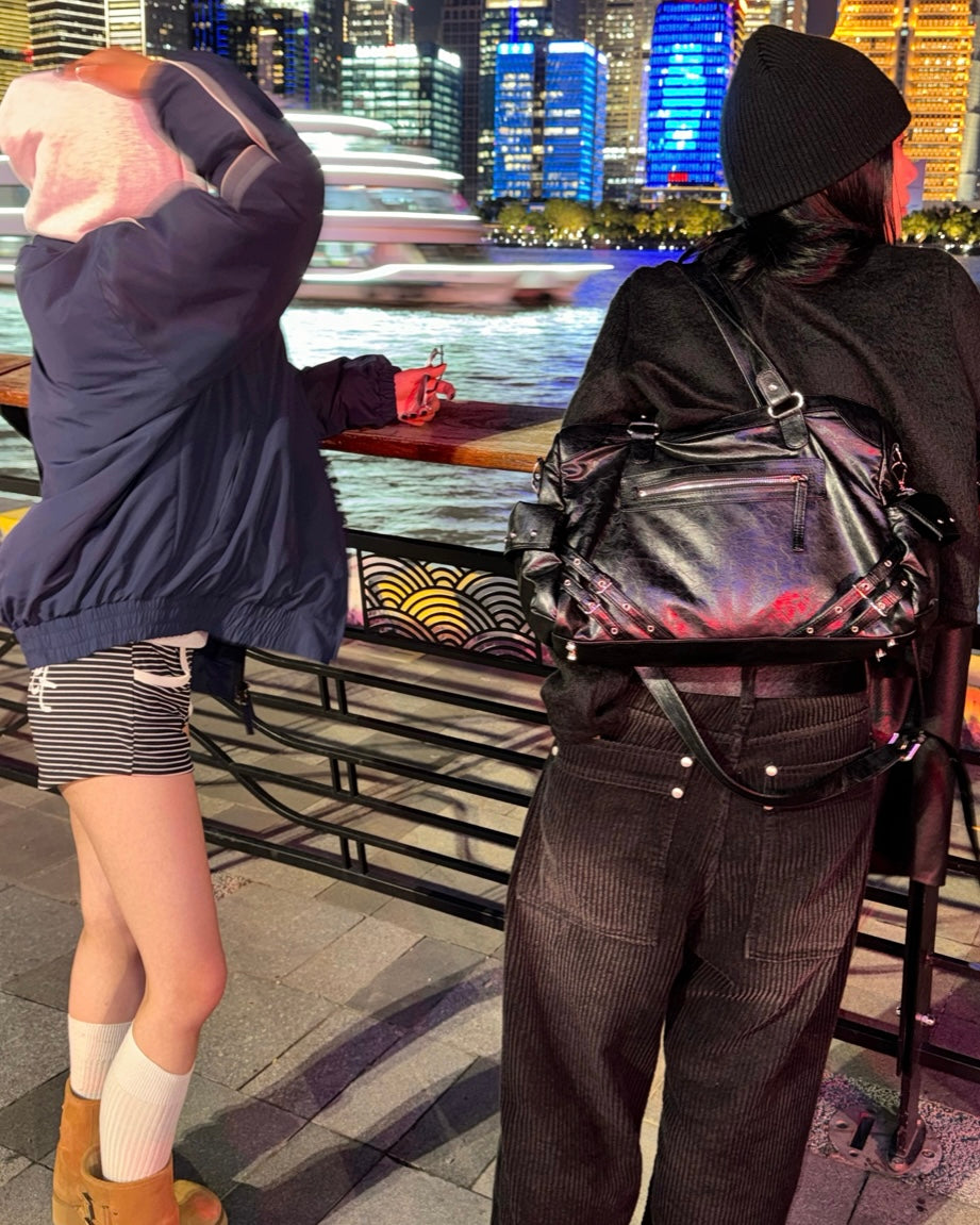 DEINET STUD POCKET BIG BAG IN BLACK