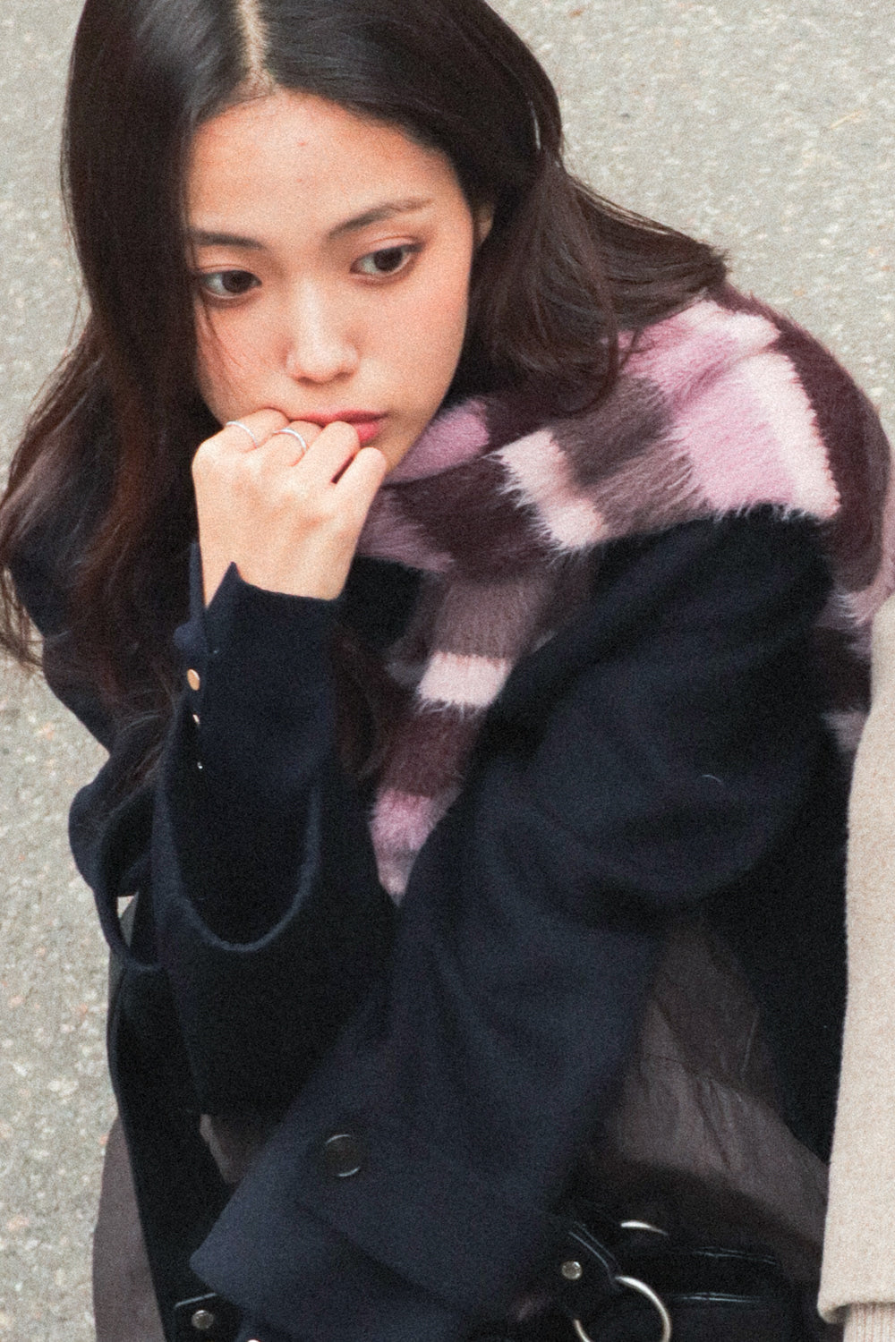 IUGA Striped Hairy Bold Muffler (Pink)