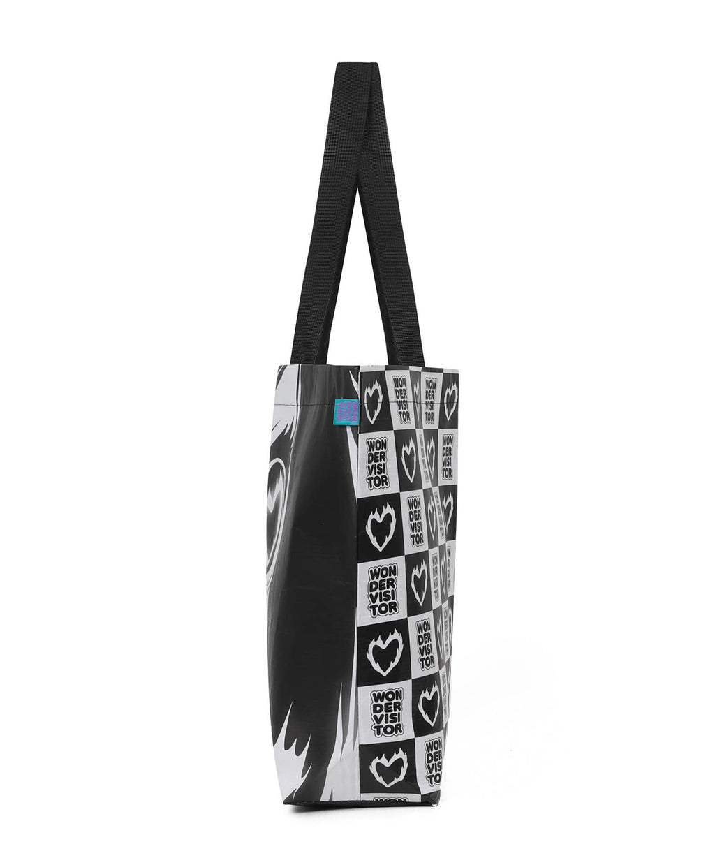 WONDERVISITOR BURNING. HEART EYEW REUSABLE BAG