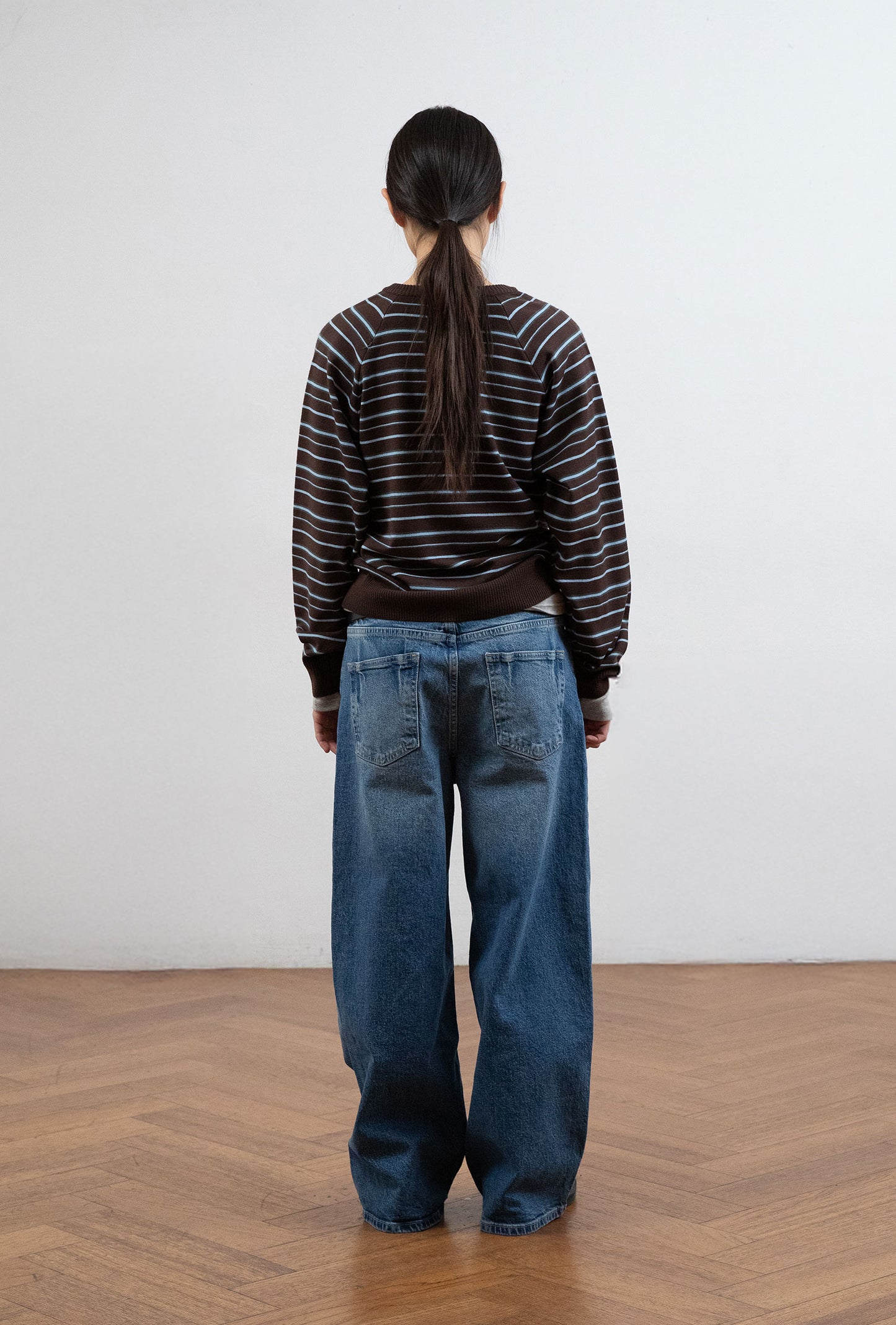 MULTI STRIPE 3STAR V NECK KNIT
[BROWN]