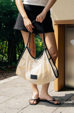 Heeari Camellia Mesh Shoulder Bag