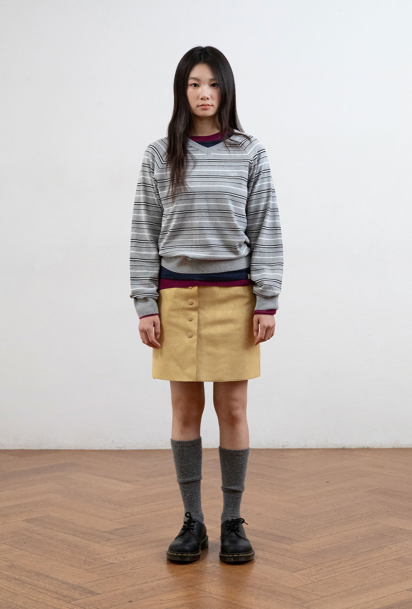 MULTI STRIPE 3STAR V NECK KNIT [GREY]
