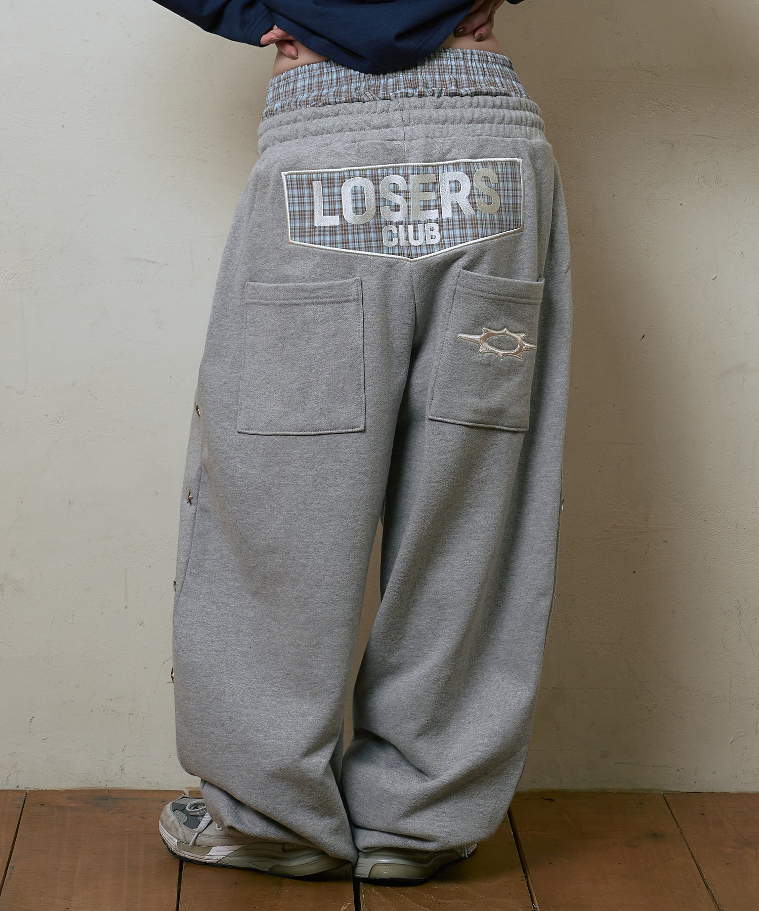 LSC LAYERED STAR STUD WIDE SWEAT PANT (GRAY)