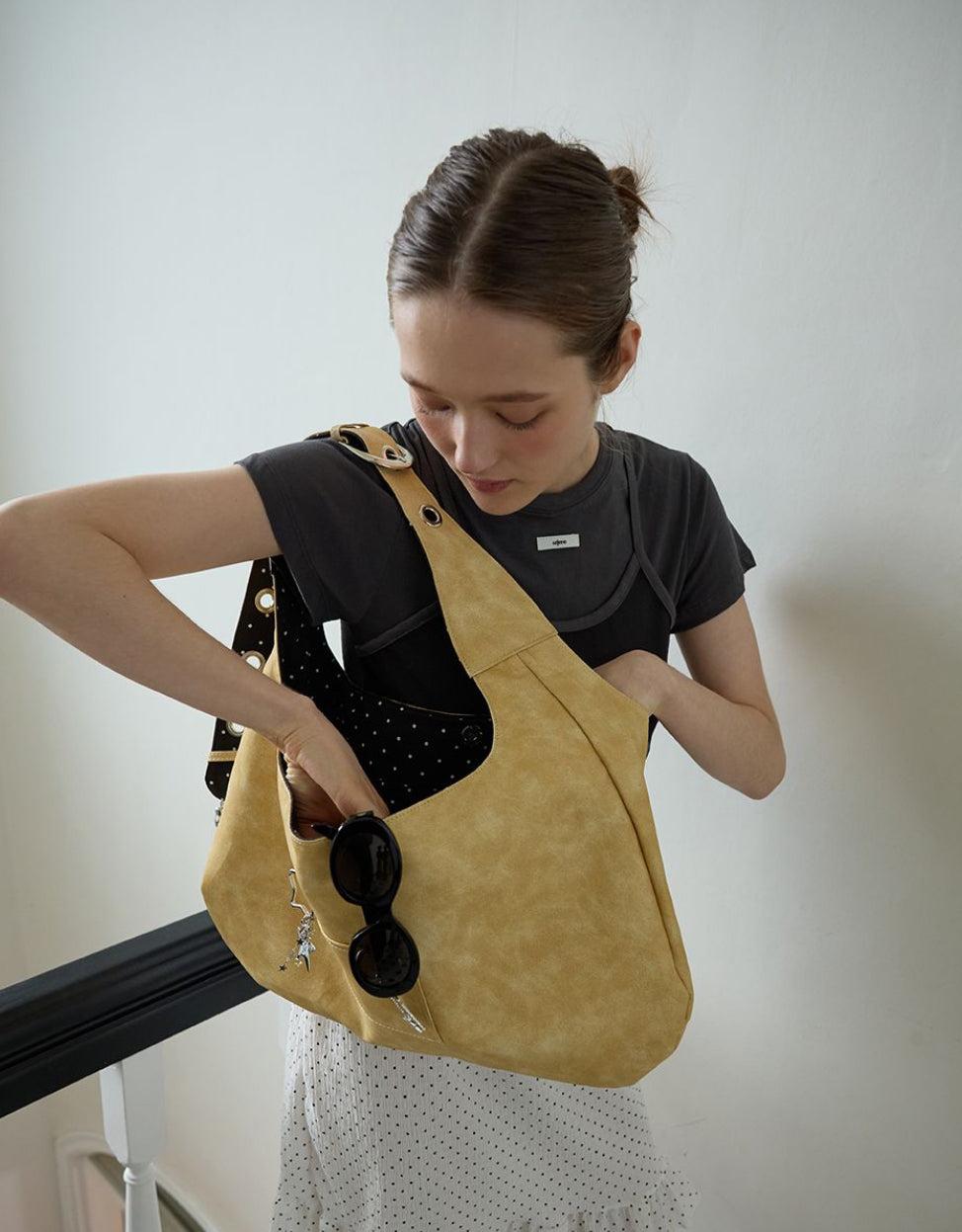LETERIE BUCKLE REVERSIBLE SHOULDER BAG_4COLORS