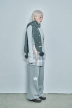 hugyourskin Embo pom-pom fleece muffler (Charcoal)
