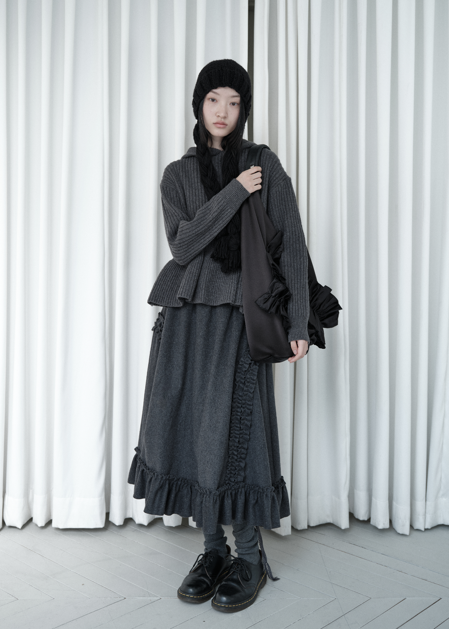 SAENGIN ORIGAMI RUFFLE BAG - BLACK