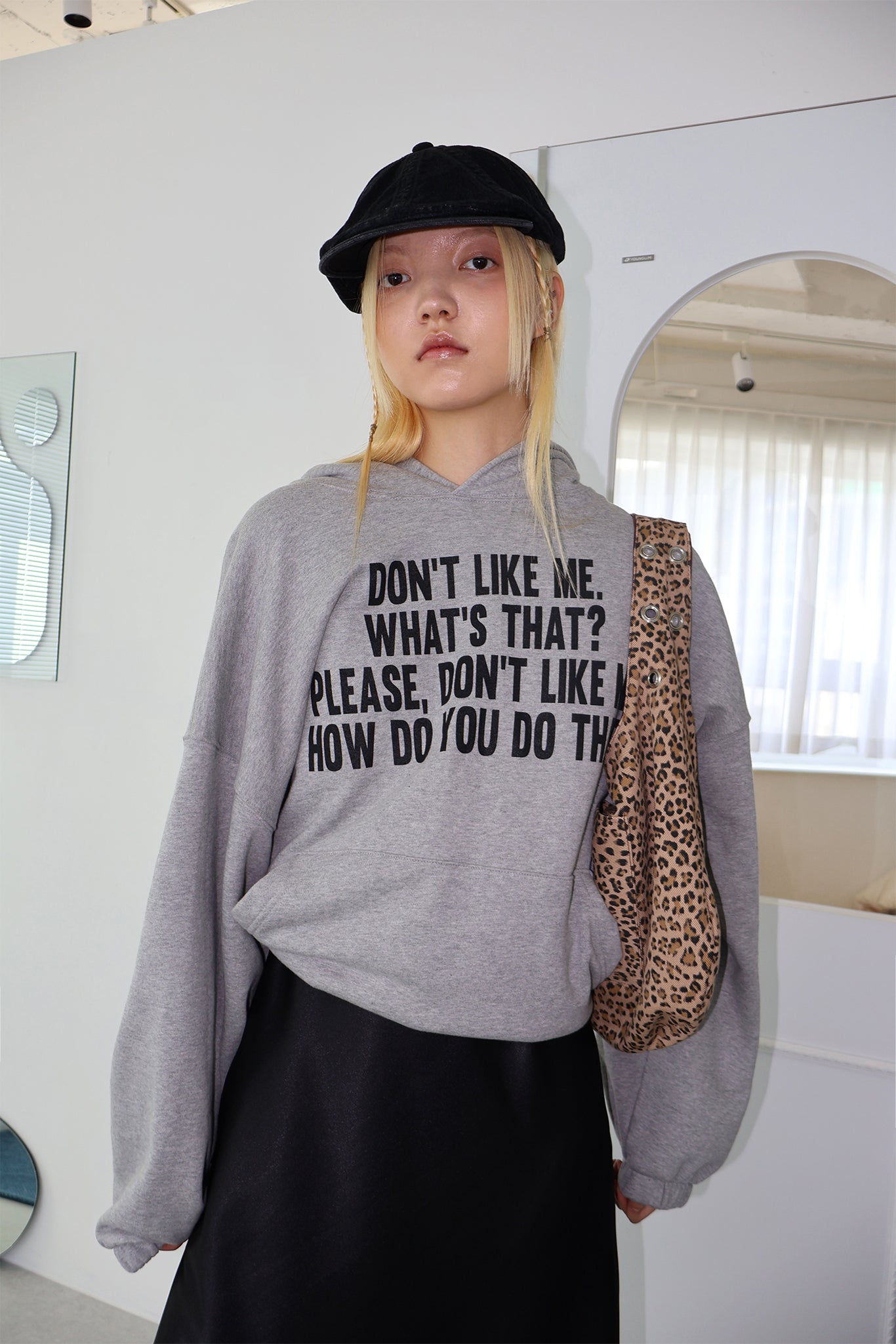 DEPC EYELET LEATHER BAG (BROWN)