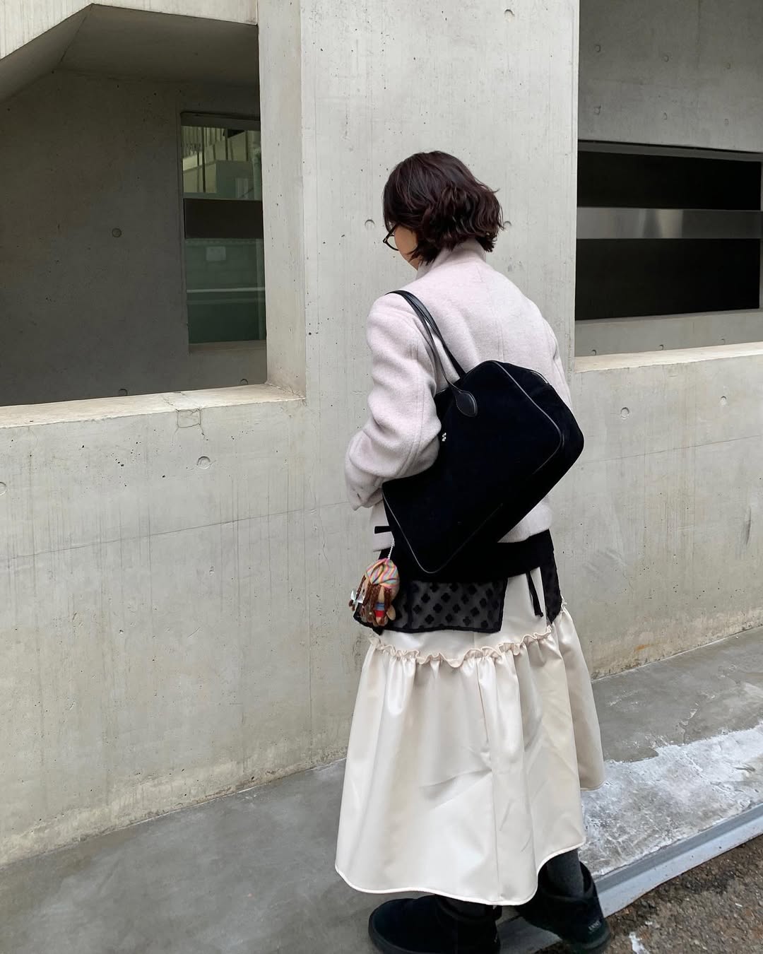 Heeari Sage Suede Square Bag / Black