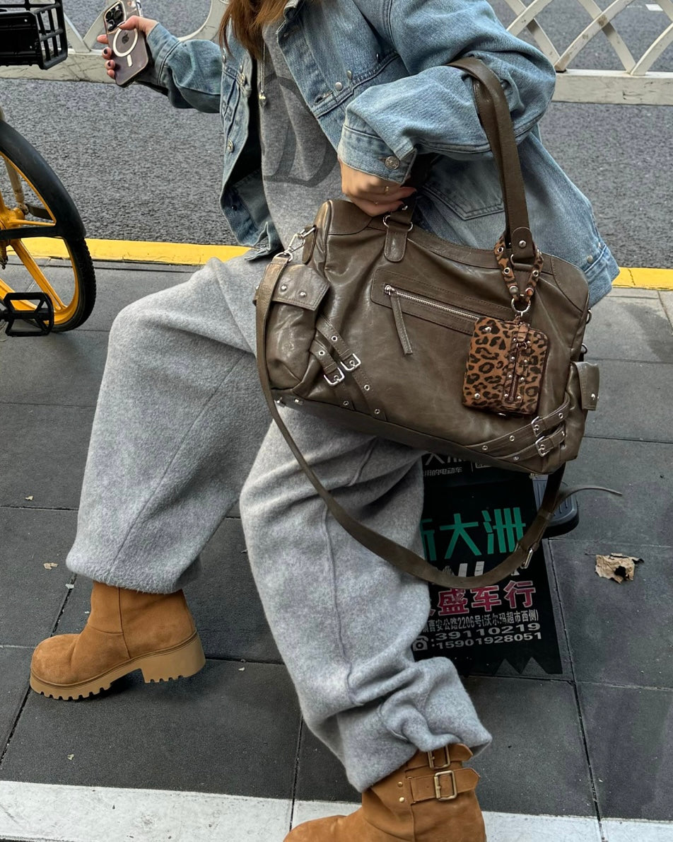 DEINET STUD POCKET BIG BAG IN KHAKI