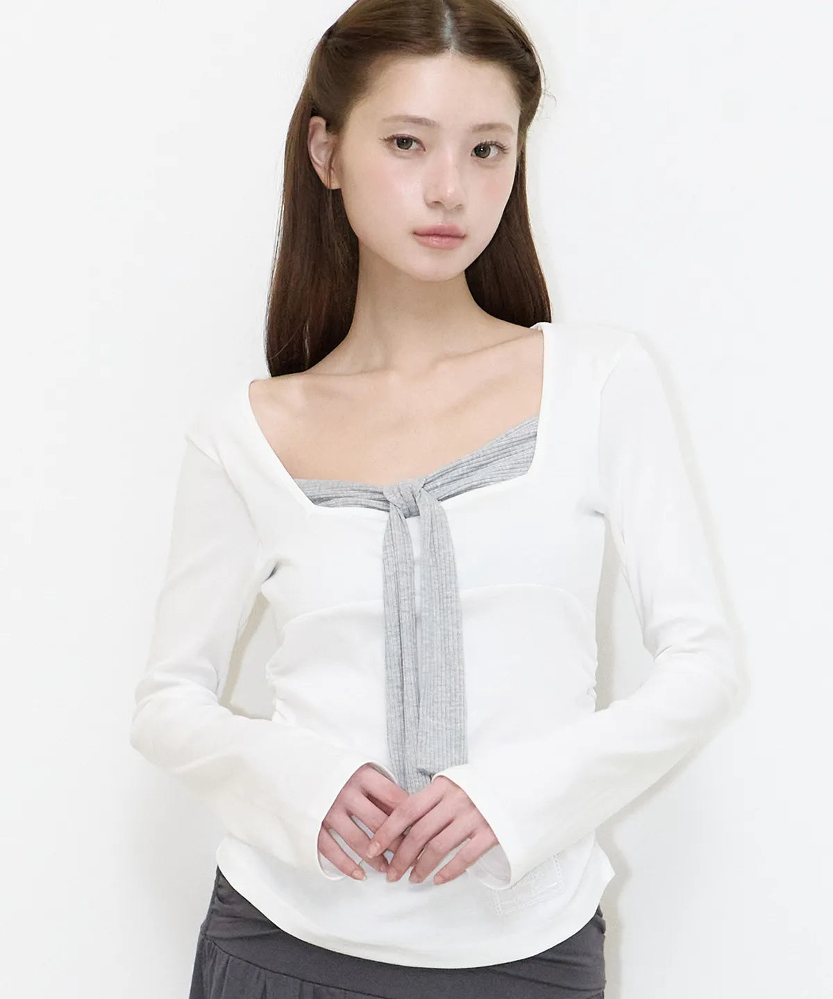 [illigo] LAYERED RIBBON TIE LONG SLEEVE_WHITE