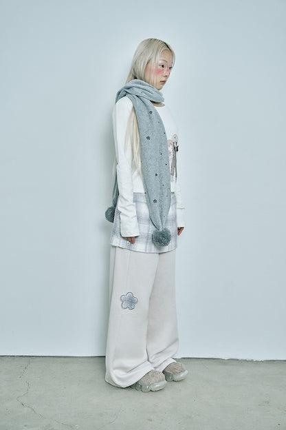 hugyourskin Embo pom-pom fleece muffler (Gray)