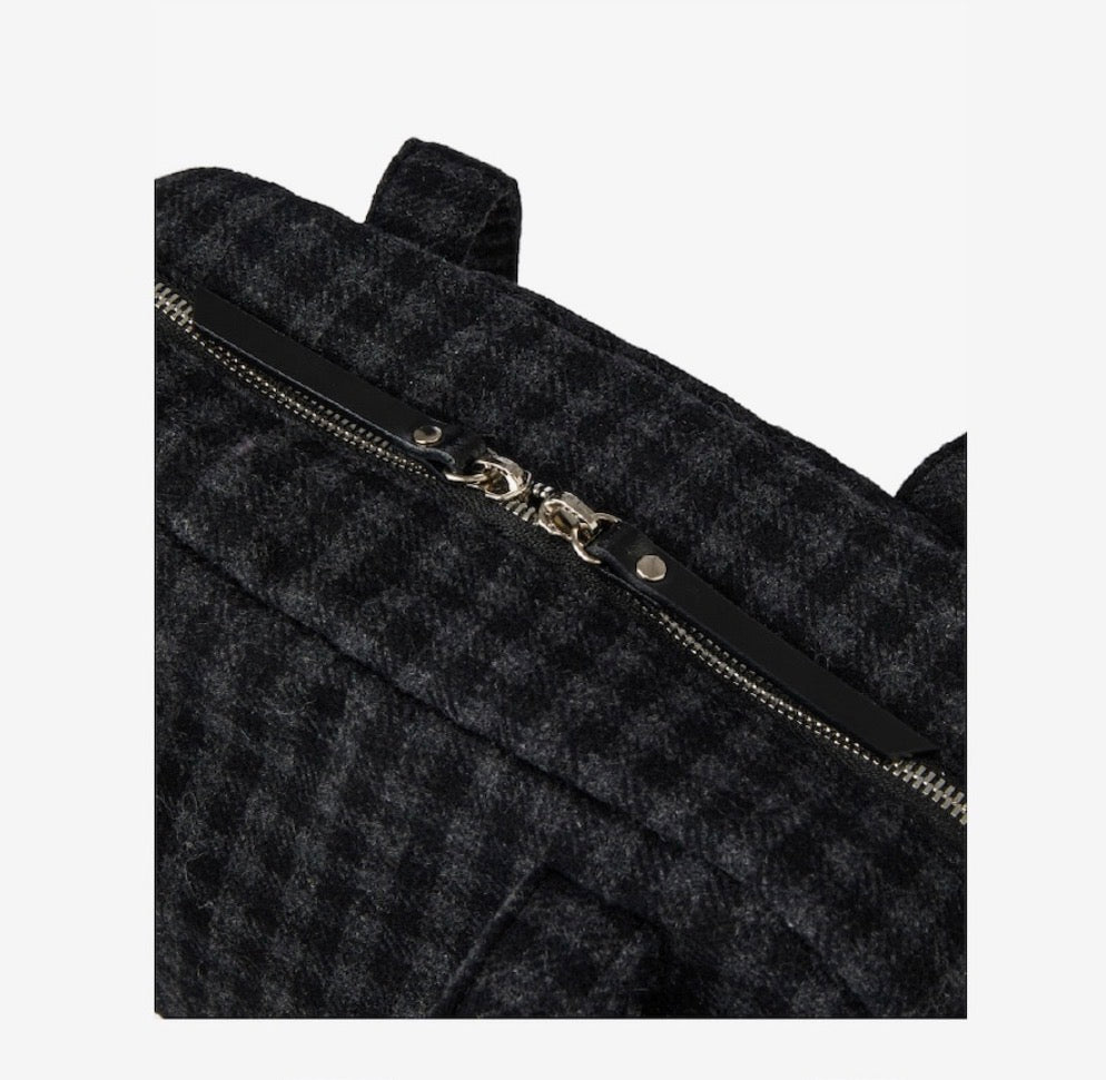 aeae EMBROIDERY TOTE BAG [CHECK BLACK]