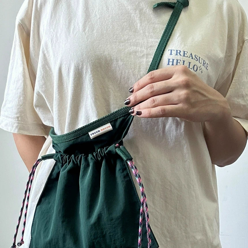 Drawstring Crossbody Bag / DEEP GREEN