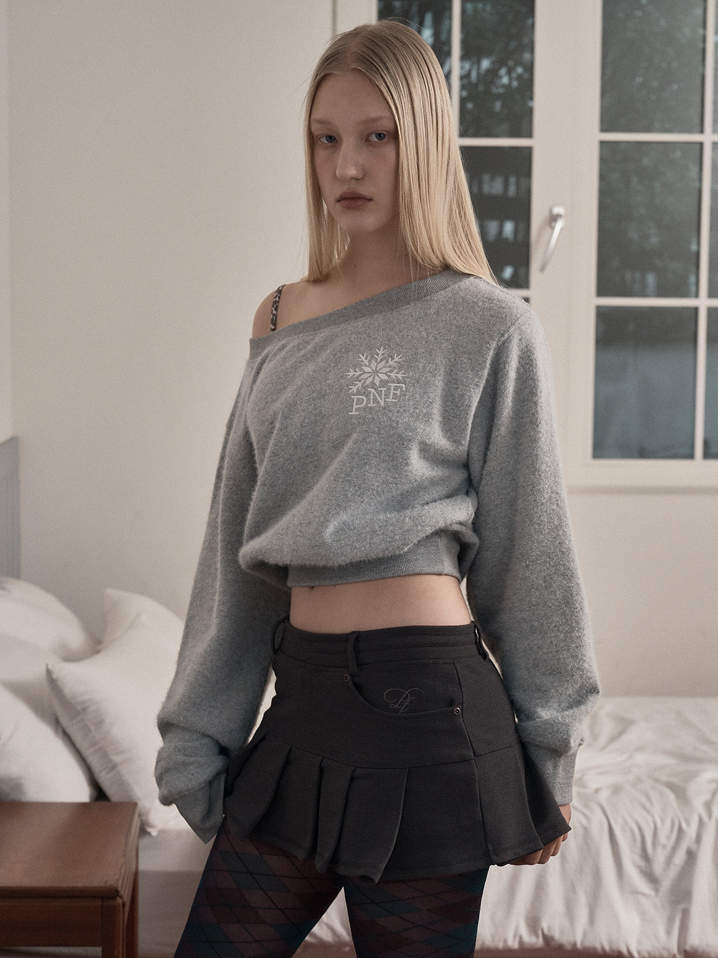 PLEASENOFOLLOW Sue Off - Shoulder Sweatshirt / 4colors