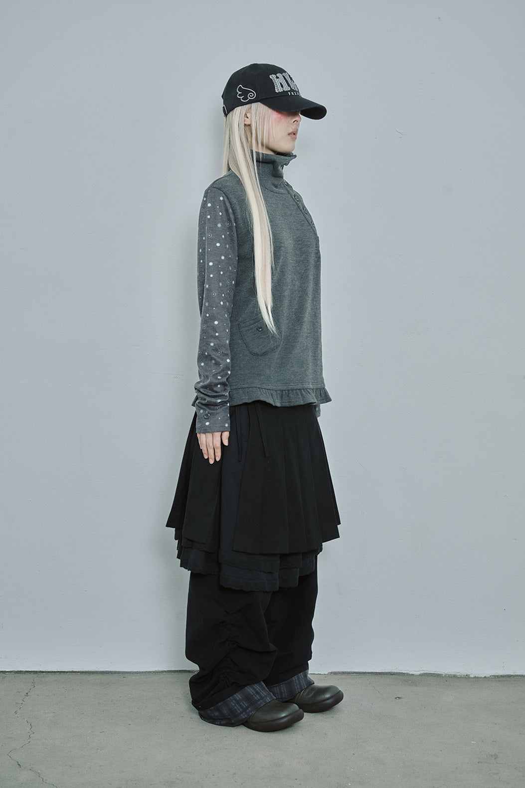 hugyourskin Flower button pola top (Charcoal)