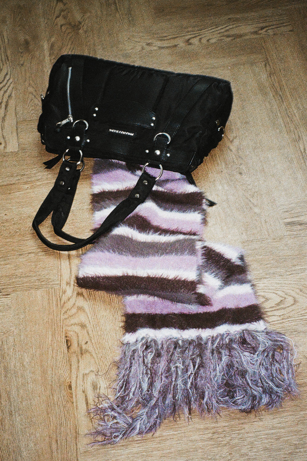 IUGA Striped Hairy Bold Muffler (Pink)