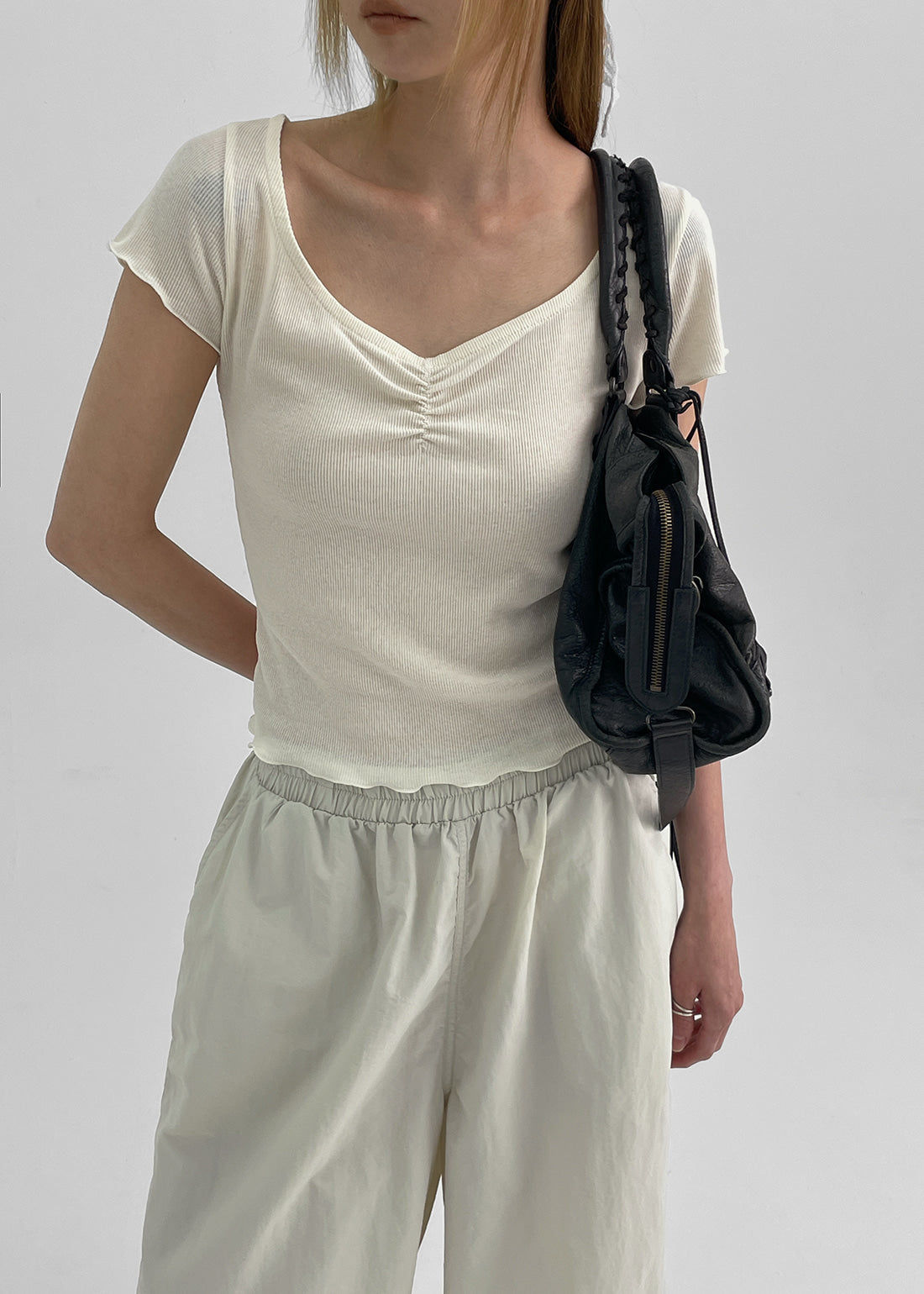 [韓國製造🇰🇷] Bellini Shirring V-neck Short Sleeve Tee / 3colors