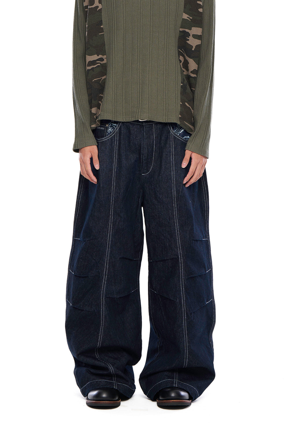 AAKAM Knee Pin-Tuck Paisley Denim Pants (Blue)