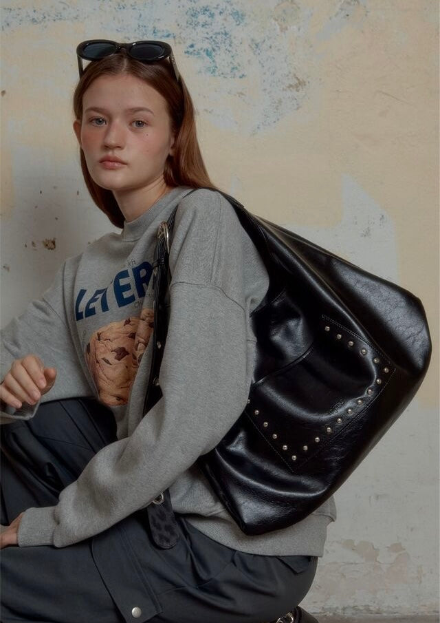 LETERIE STUD BUCKLE REVERSIBLE SHOULDER BAG_3COLORS