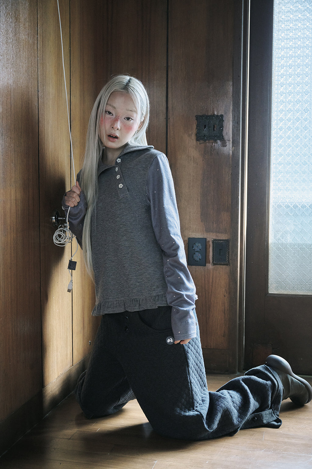 hugyourskin Flower button pola top (Brown)