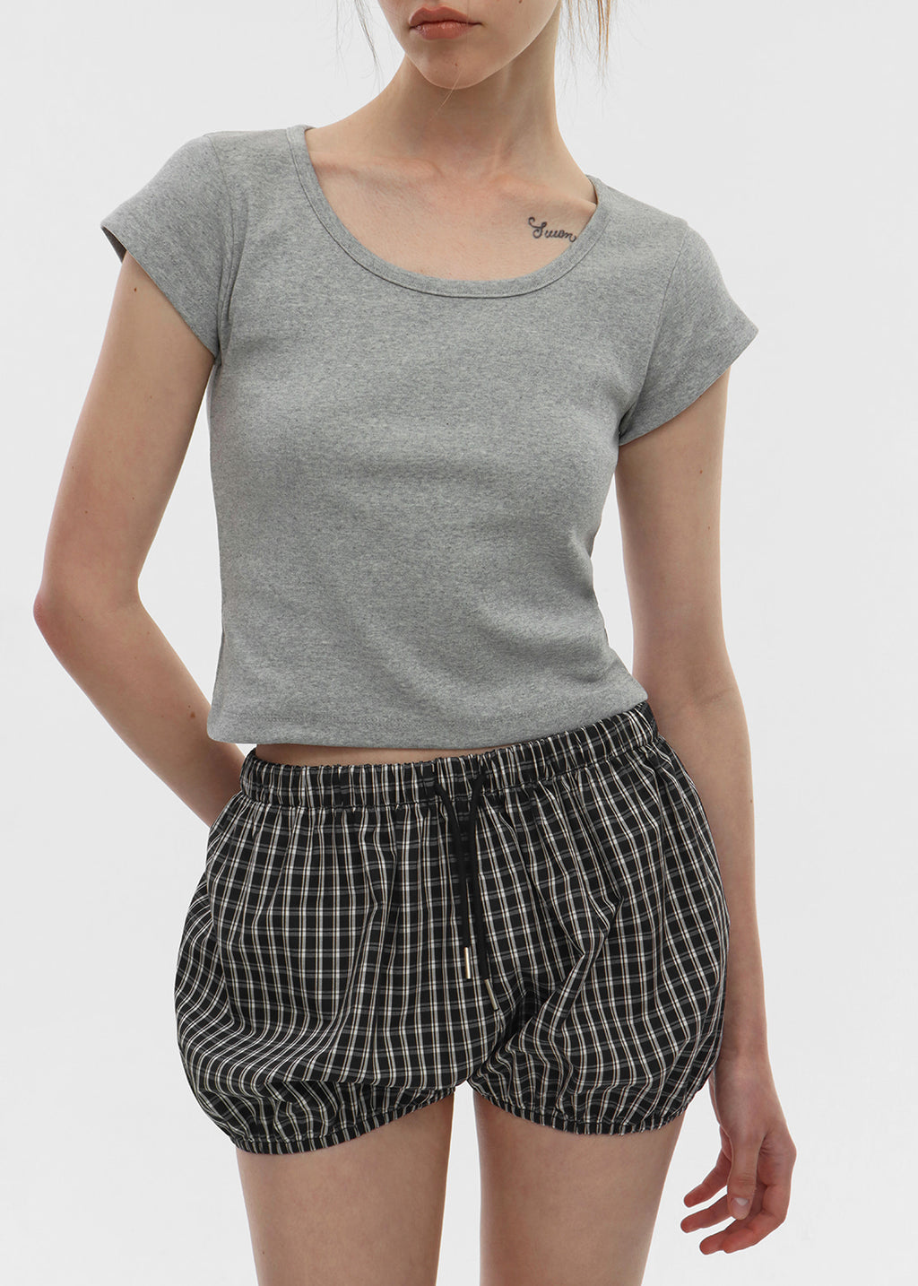 [韓國銷量破千][B-BASIC] Cool Standard U Neck Tee / 4colors