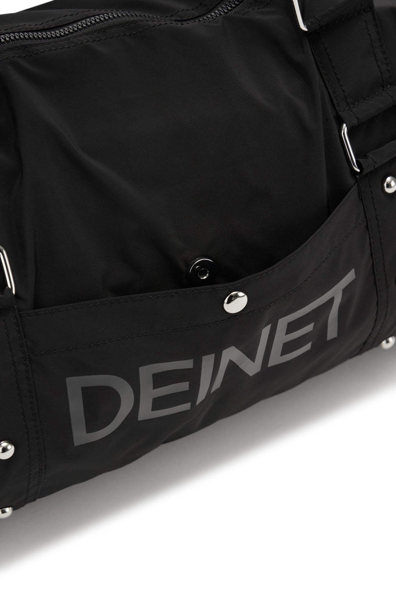 DEINET LOGO DUFFLE BAG IN BLACK