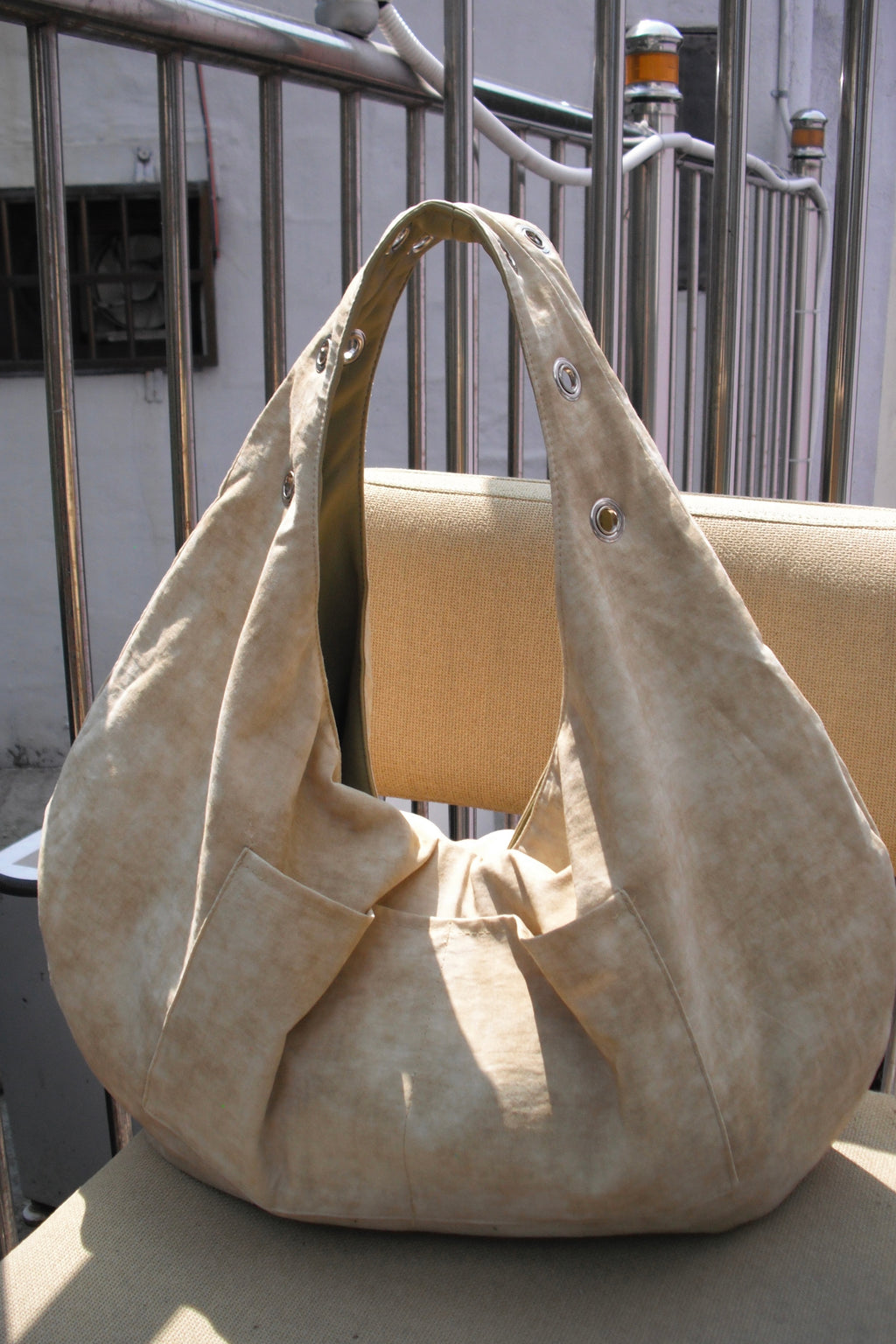 DEPC EYELET LEATHER BAG - LARGE (BUTTER)