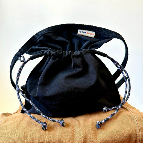 Drawstring Crossbody Bag / BLACK