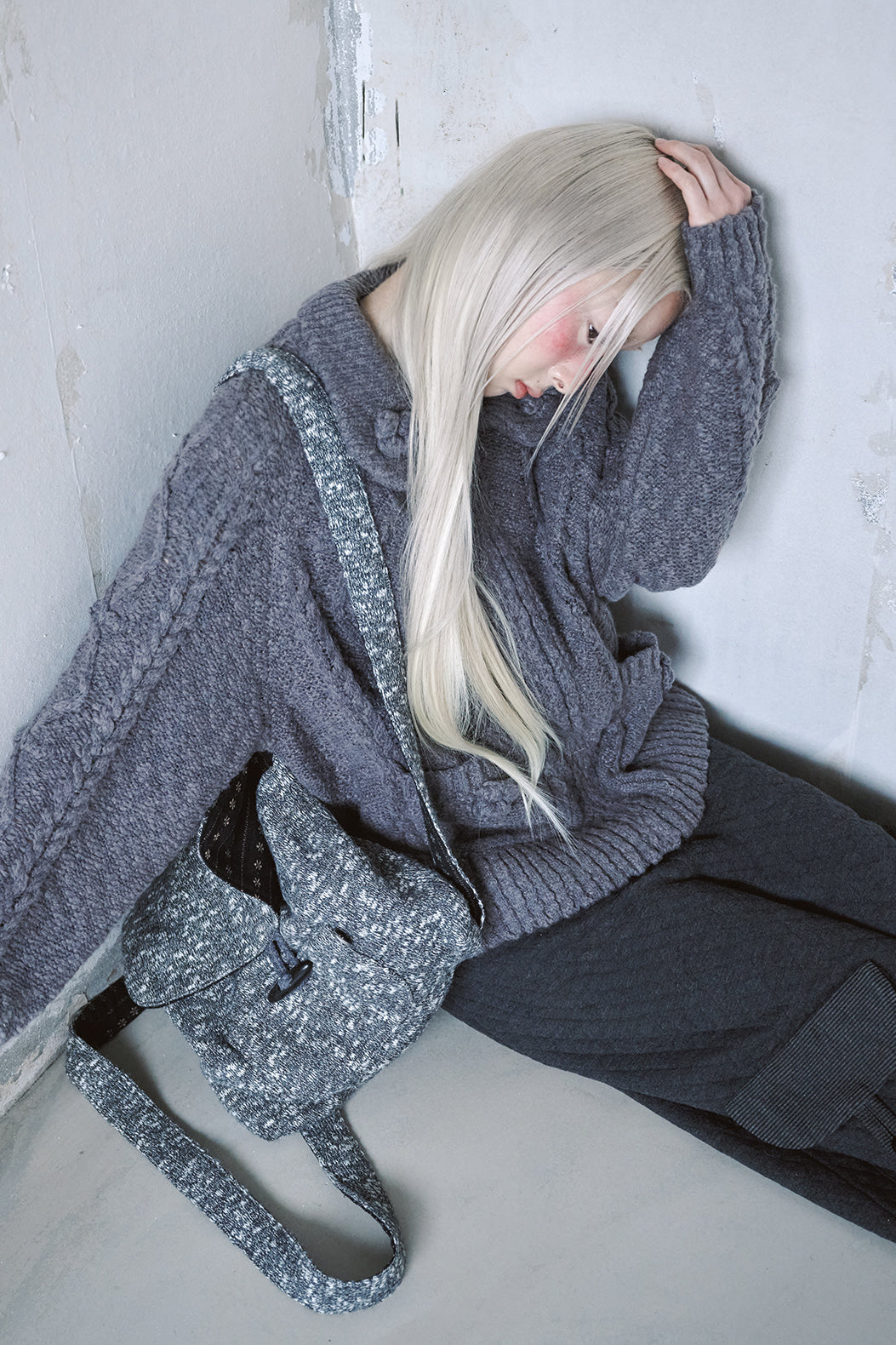 hugyourskin Popcorn knit zip-up (Charcoal)