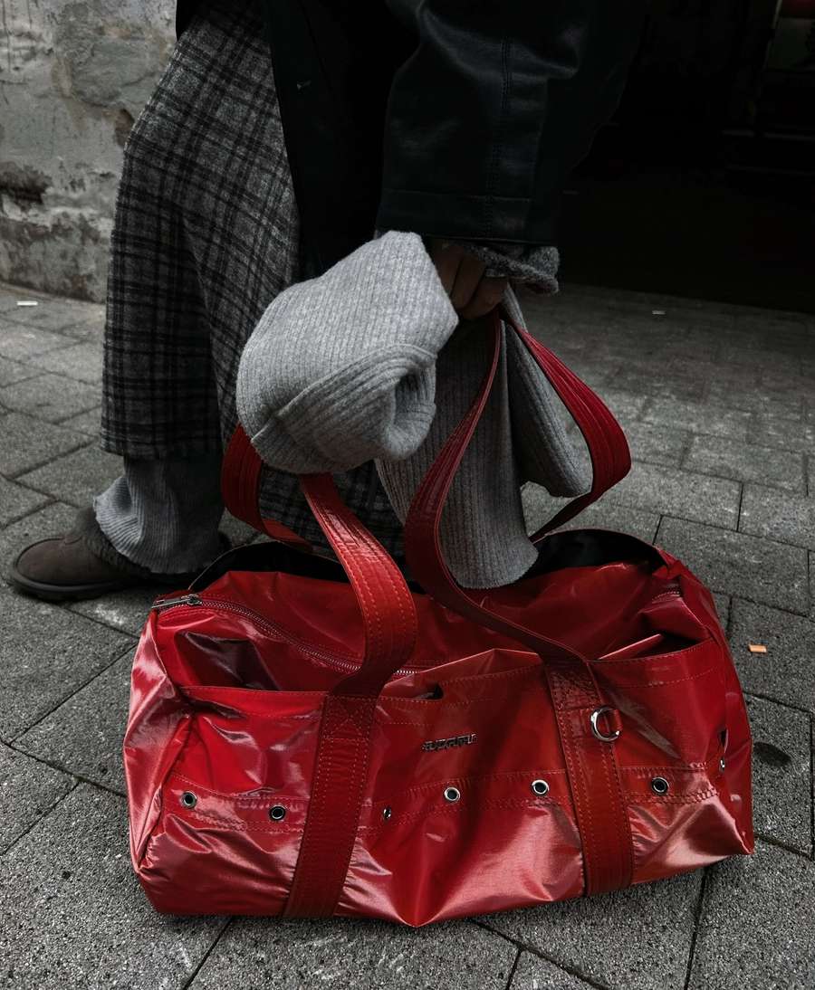 BLACKPURPLE NIKI Glossy Duffel Bag / Red