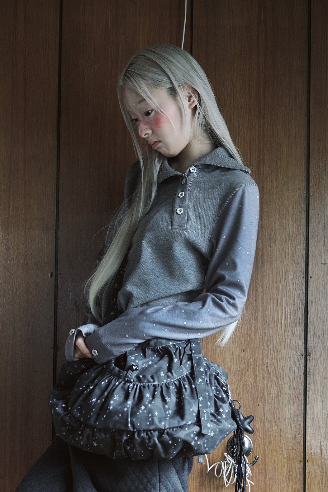 hugyourskin Stardust printed cross bag (Black)