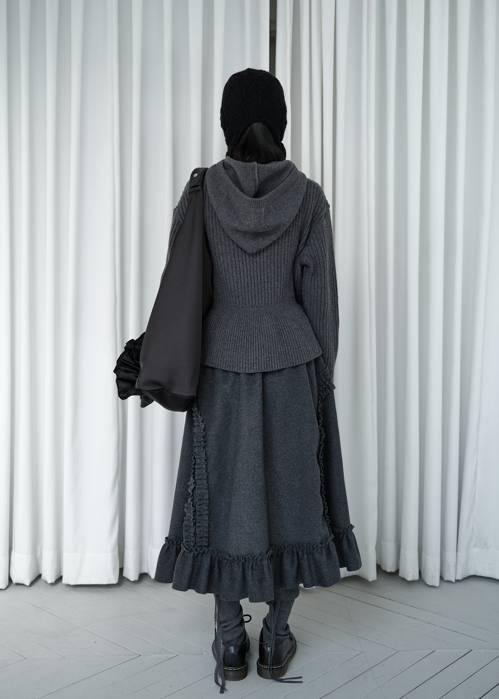 SAENGIN ORIGAMI RUFFLE BAG - BLACK