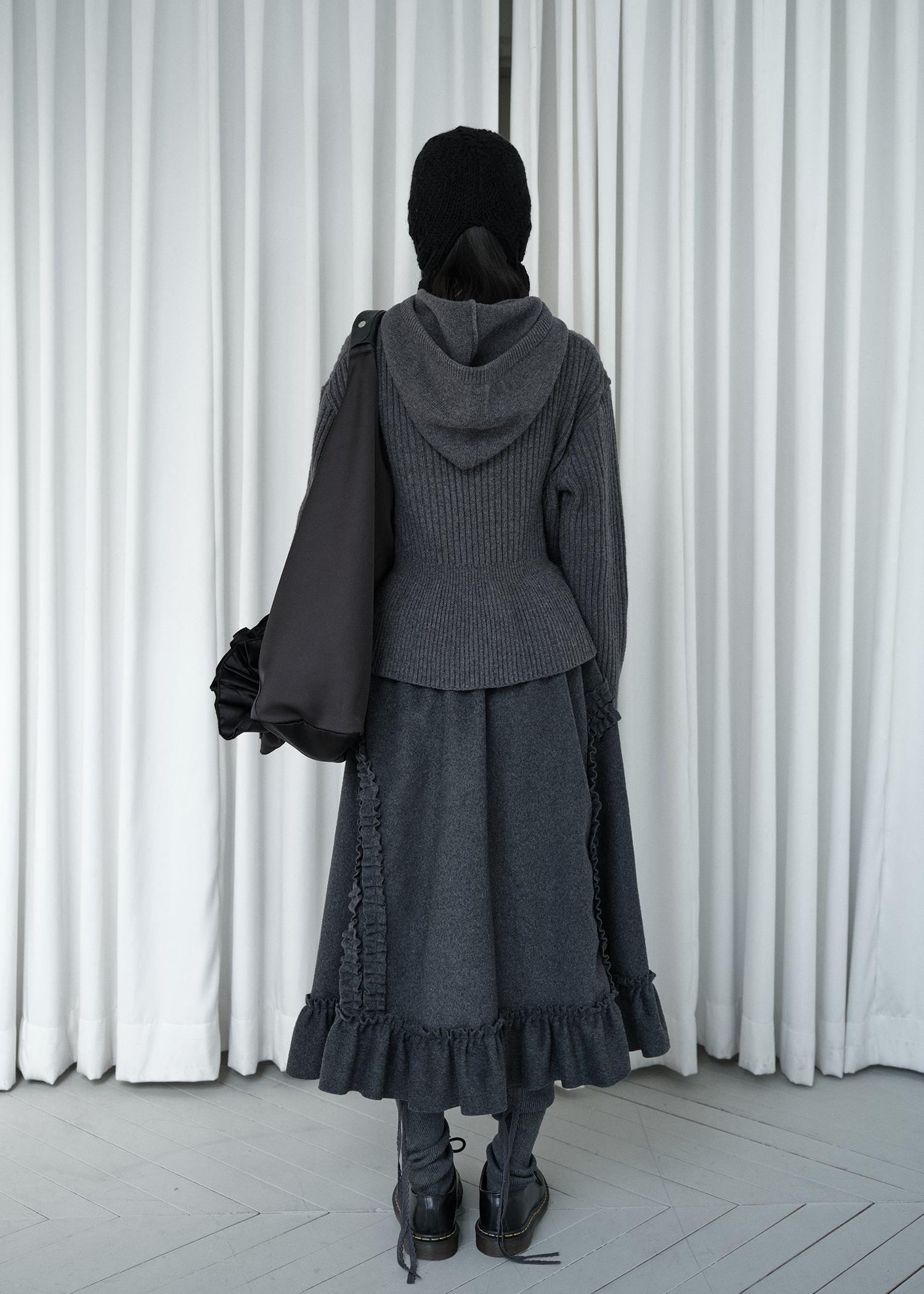 SAENGIN ORIGAMI RUFFLE BAG - BLACK