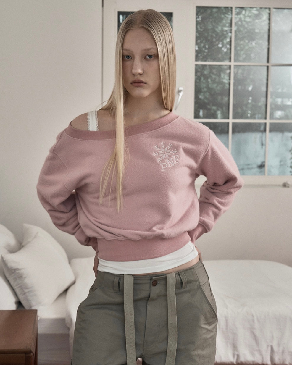 PLEASENOFOLLOW Sue Off - Shoulder Sweatshirt / 4colors