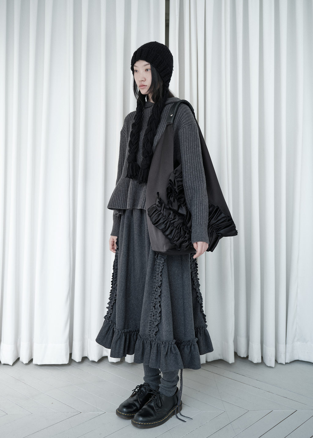 SAENGIN ORIGAMI RUFFLE BAG - BLACK