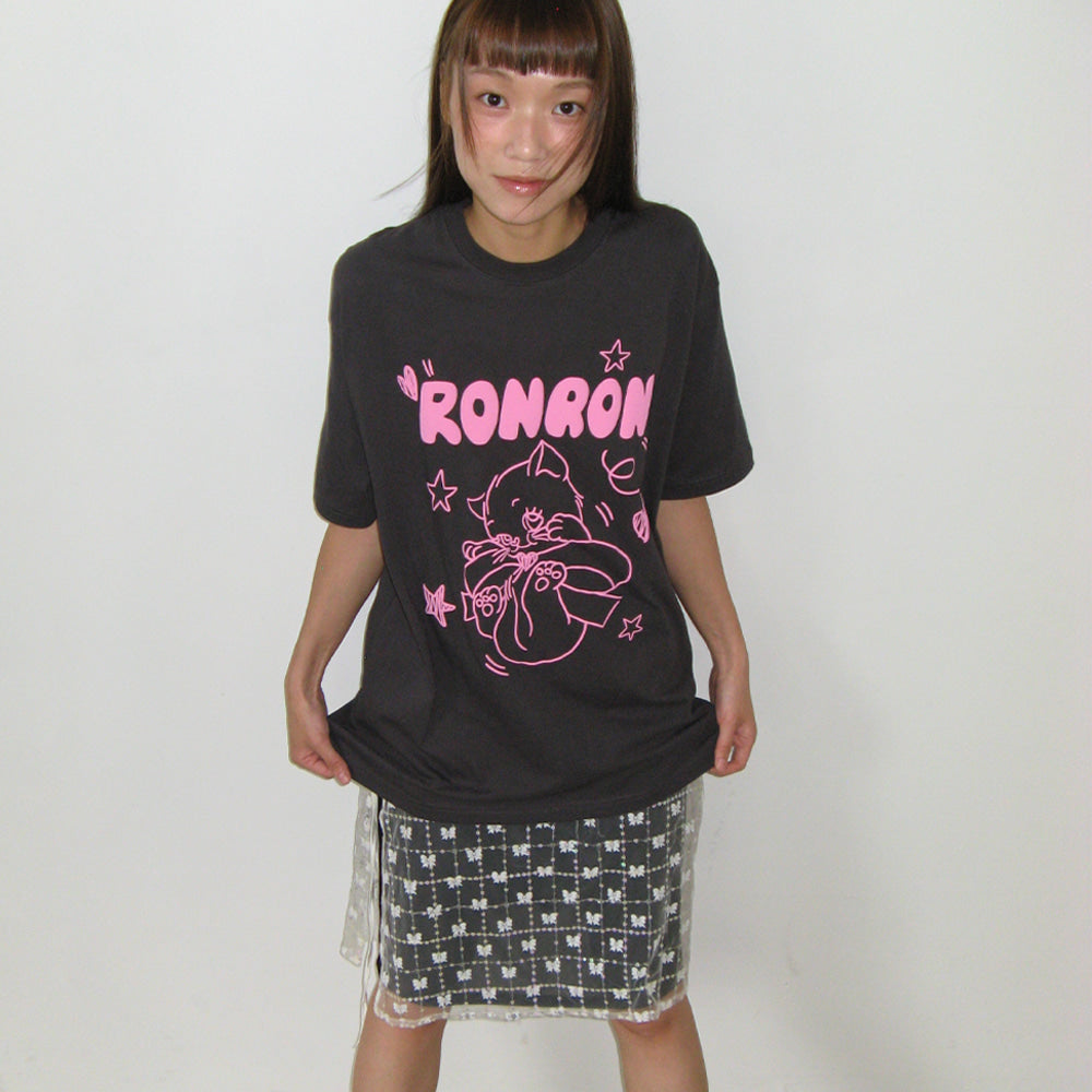 RONRON KITSCH CAT OVER FIT T SHIRT / CARCOAL