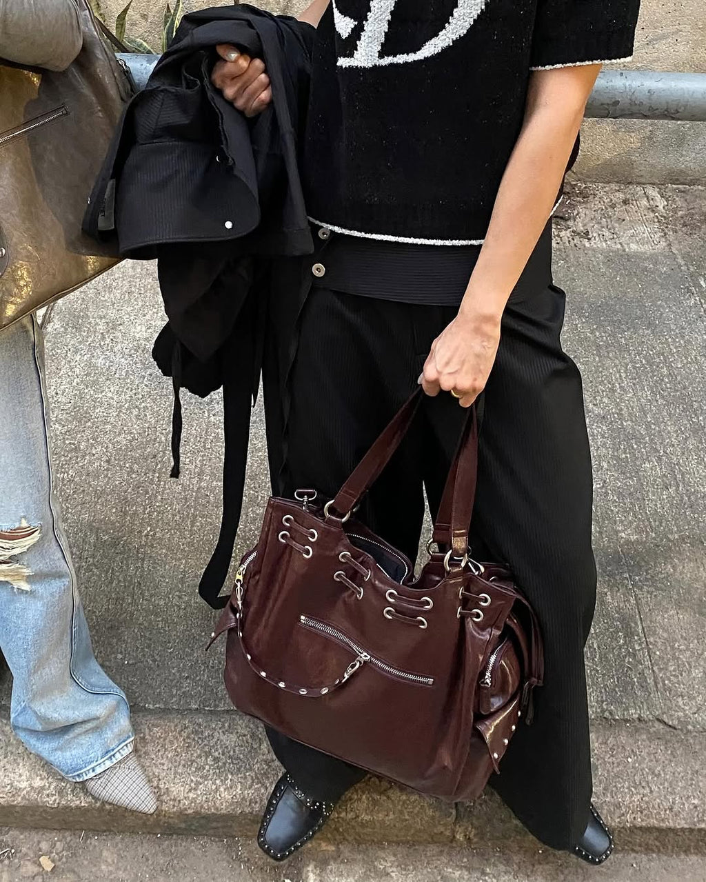 DEINET NEW STUD STRING BIG BAG IN BURGUNDY